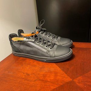 Louis Vuitton Men's Aventure Damier Graphite w/side Zip
